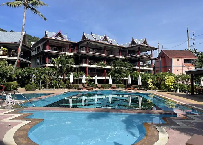 Peaceful Retreat At Kalim Bay - Pool Bar Garden